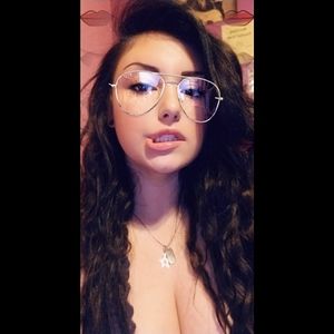 Meet your Posher, Destiny